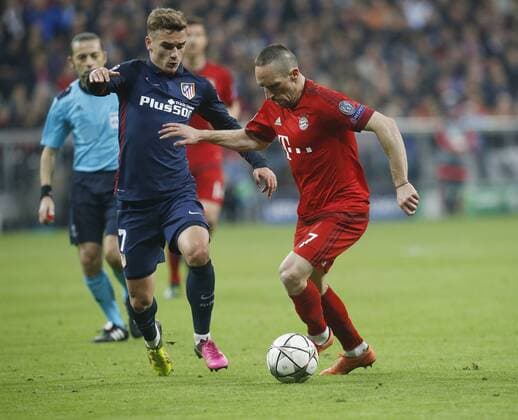 V.li. Antoine Griezmann (Atletico) , Franck Ribery (Bayern) . FC Bayern München-Atletico Madrid . München, GER, 03.05.2016, Halbfinale Rückspiel, Fussball-Champions League 2015-2016 .