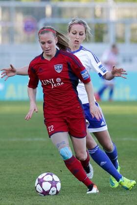 v.li.: Claudia van den Heiligenberg (Jena, 22), Kathrin-Julia Hendrich (Kathi Hendrich, Frankfurt, 4), Fussball, Allianz Frauen-Bundesliga, 1. FFC Frankfurt - FF USV Jena, xozx