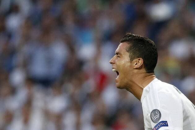 Real Madrid s Portuguese striker Cristiano Ronaldo reacts during a Champions League semifinal second leg match between Real Madrid and Manchester City at Santiago Bernabeu stadium in Madrid, Spain, 4 May 2016. REAL MADRID VS MANCHESTER CITY !ACHTUNG: NUR REDAKTIONELLE NUTZUNG!  MAD007 20160504-635979937380086682