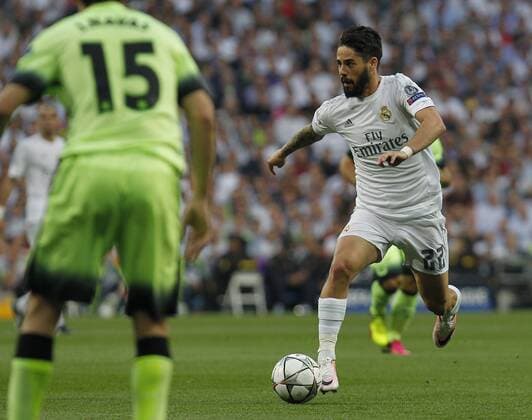 Partido de vuelta de semifinales de la Champions League 2015 2016 entre el Real Madrid y Manchester City, celebrado en el estadio Santiago Bernabeu, en Madrid 4 05 2016. Soccer match between Real Madrid and Manchester City of second round of semi finals of the 2015 2016 Champions League, held at the Santiago Bernabeu stadium, in Madrid, May 4, 2016. Photo by J. Luis Cuesta 261 Cordon Press. Isco  xJosexLuisxCuestax xx