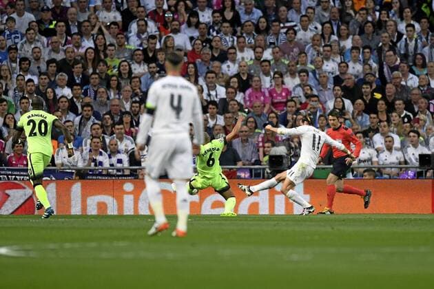 Fußball, CL, Real Madrid - Manchester City Second leg of the Champions League semifinals played between Real Madrid vs Manchester City. In this picture, Bale scores his goal. xJUANxAGUADOx 