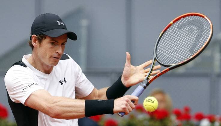 British tennis player Andy Murray returns the ball to French Gilles Simon during their Mutua Madrid Open tennis tournament round of 16 match at the Caja Magica Tennis Center in Madrid, Spain, 05 May 2016. The Mutua Madrid Open runs from 29 April until 08 May 2016. ANDY MURRAY VS GILLES SIMON !ACHTUNG: NUR REDAKTIONELLE NUTZUNG!  GRA256 20160505-635980529643957483
