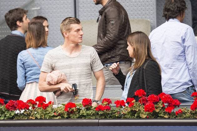 Real Madrid Football player Toni Kroos and his girlfriend Jessica Farber during Mutua Madrid Open Tennis 2016, May 2, 2016.  (20160505056)
