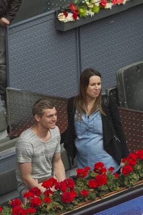 Toni Kroos mit Gattin Jessica Farber beim Match Roberto Bautista Agut vs Novak Djokovic beim Mutua Madrid Open 2016 Tennisturnier im Sportkomplex Caja Magica. Madrid, 05.05.2016  Foto:xDyDxFotografosx xFuturexImage