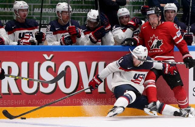 ST. PETERSBURG, RUSSIA. MAY 6, 2016. United States Tyler Motte and Canada s Mark Stone (L-R front) in action in their 2016 IIHF World Championship WM Weltmeisterschaft Preliminary Round Group B Ice hockey Eishockey match at the Yubileyny Sports Palace. Team Canada won the game 5-1. Alexander Demianchuk TASS  TS021D7D