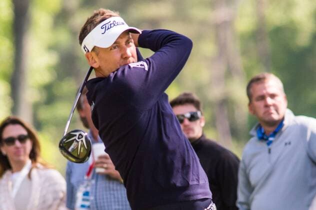 Golfer Ian Poulter plays his shot from the 15th tee during the Wells Fargo Championship on Friday, May 6, 2016 at Quail Hallow Country Club in Charlotte, NC. David Grooms CSM PGA Golf Herren 2016: Wells Fargo Championship MAR 6 - ZUMAc04_