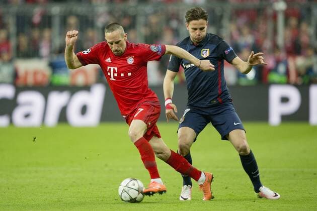 Franck RIBERY ( 7, M) vor Antonine GRIEZMANN ( 7, CAM). Fussball, FC Bayern Muenchen (M) - Atletico Madrid (CAM), UEFA Championsleague, Saison 2015 2016, Halbfinale Rueckspiel, am 03.05.2016 in Muenchen A L L I A N Z A R E N A Deutschland. Â