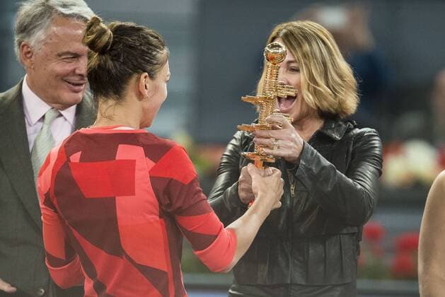 Romanian Simona Halep and romanian Nadia Comaneci during WTA Tennis Damen Finals Mutua Madrid Open Tennis 2016 in Madrid, May 07, 2016.  (20160507062)
