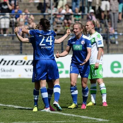 Fussball, Frauen, 1. Bundesliga, Saison 2015 2016 (21. Spieltag), 1. FFC Turbine Potsdam - VfL Wolfsburg, Jubel nach dem Tor zum 1:0 durch Svenja Huth (Nr. 9, 1. FFC Turbine Potsdam), 08.05.16,