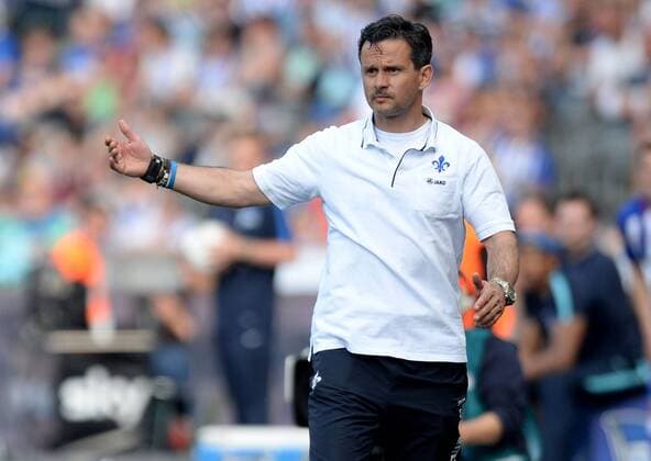 Bilder des Tages - SPORT 07.05.2016, xfux, Fussball 1.Bundesliga, Hertha BSC Berlin - SV Darmstadt 98, emspor emonline v.l. Trainer Dirk Schuster (SV Darmstadt 98) gibt Anweisungen, gestikuliert, mit den Armen gestikulieren gives instructions, gesticulate, gesticolando. Berlin