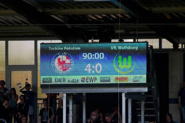 Fußball, Allianz Frauen Bundesliga, 1. FFC Turbine Potsdam - VfL Wolfsburg; Anzeigetafel 4:0. xtgx