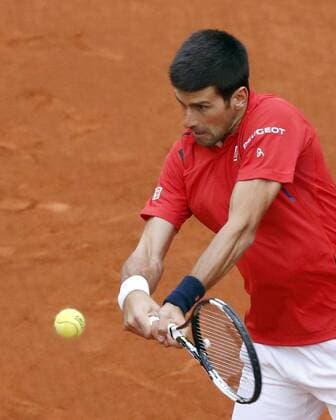 Serbian tennis player Novak Djokovic in action against Scottish Andy Murray during their Mutua Madrid Open male final match played at the Caja Magica tennis complex in Madrid, Spain, on 08 May 2016. Novak Djokovic vs Andy Murray !ACHTUNG: NUR REDAKTIONELLE NUTZUNG!  20160508-635983339157089894