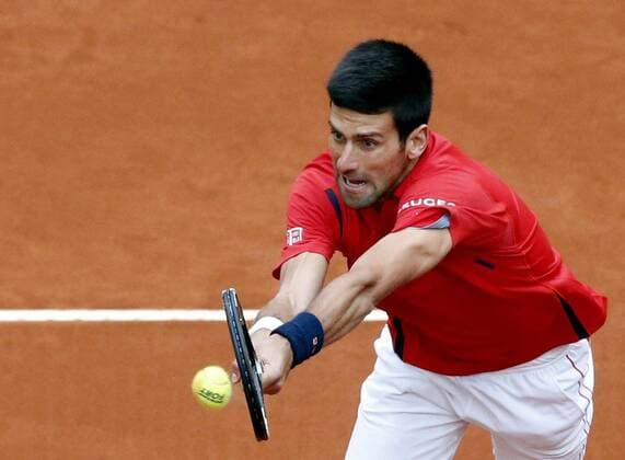 Serbian tennis player Novak Djokovic in action before Scottish Andy Murray at the final of the Madrid Tennis Open held at the Caja Magica in Madrid, Spain, 8 May 2016. ANDY MURRAY VS NOVAK DJOKOVIC !ACHTUNG: NUR REDAKTIONELLE NUTZUNG!  TEN003 20160508-635983352012536573