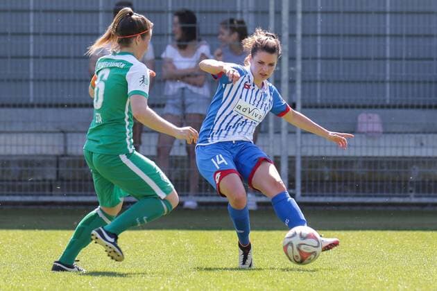v.li.: Marie-Louise Eta (Bremen, 6), Lina Bürger (Lina Buerger, Hoffenheim, 14), Fussball, Allianz Frauen-Bundesliga, TSG 1899 Hoffenheim - SV Werder Bremen, xozx