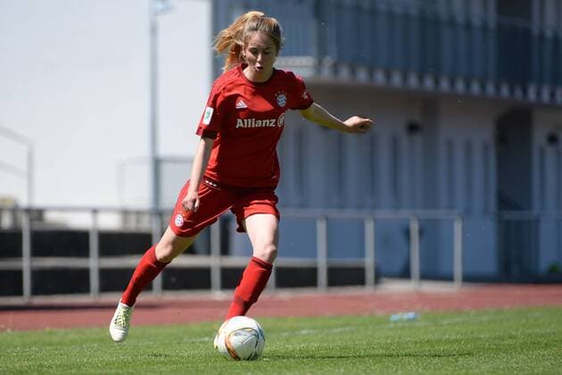 v.li.: Kristina Schuster (FC Bayern München II, 3) Freisteller, Einzelbild, Aktion, Action , Fussball, 2. Frauen-Bundesliga Süd, FC Bayern München II - TSV Schott Mainz, xslx