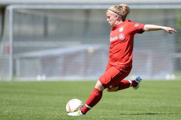 v.li.: Ricarda Walkling (FC Bayern München II, 23) Freisteller, Einzelbild, Aktion, Action , Fussball, 2. Frauen-Bundesliga Süd, FC Bayern München II - TSV Schott Mainz, xslx