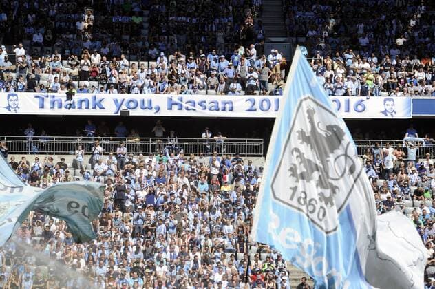 Fans,Fussballfans 1860 -danken dem Investor Hasan ISMAIK,Transparent,Banner. Fussball 2. Bundesliga TSV1860 Muenchen-SC Paderborn 1-0. 33.Spieltag,Spieltag33,Liga2,Saison 2015 16 am 08.05.2016,