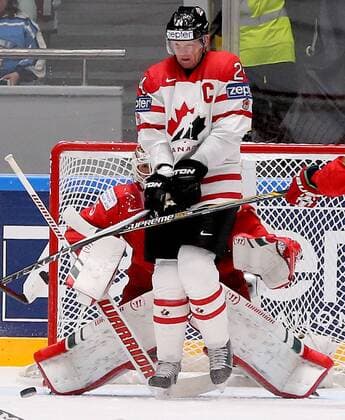 ST. PETERSBURG, RUSSIA. MAY 9, 2016. Canada s Corey Perry (front) and Belarus goalie Kevin Lalande in action in their 2016 IIHF World Championship WM Weltmeisterschaft Preliminary Round Group B Ice hockey Eishockey match at the Yubileyny Sports Palace. Team Canada won the game 8-0. Alexander Demianchuk TASS  TS0223D2