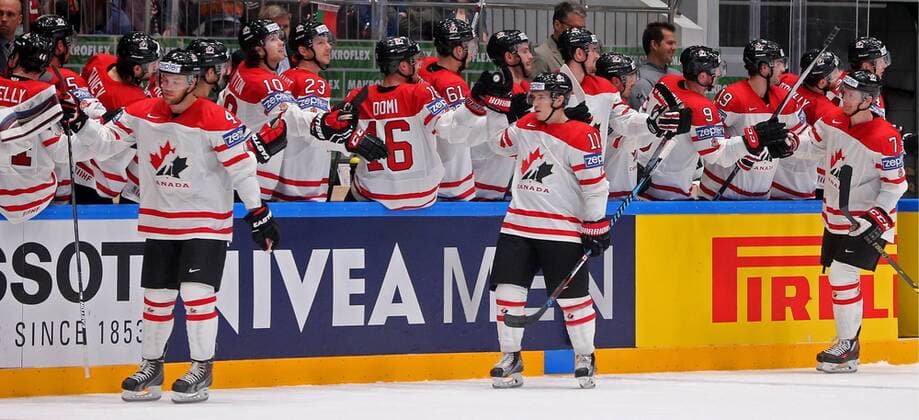 ST. PETERSBURG, RUSSIA. MAY 9, 2016. Canada s players celebrate scoring in their 2016 IIHF World Championship WM Weltmeisterschaft Preliminary Round Group B Ice hockey Eishockey match against Belarus at the Yubileyny Sports Palace. Team Canada won the game 8-0. Alexander Demianchuk TASS  TS02241F
