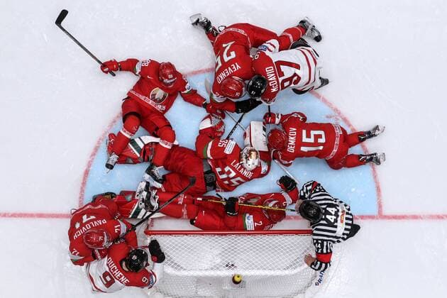 ST. PETERSBURG, RUSSIA. MAY 9, 2016. Canada s and Belarus players in action in their 2016 IIHF World Championship WM Weltmeisterschaft Preliminary Round Group B Ice hockey Eishockey match at the Yubileyny Sports Palace. Team Canada won the game 8-0. Sergei Savostyanov TASS  TS022423