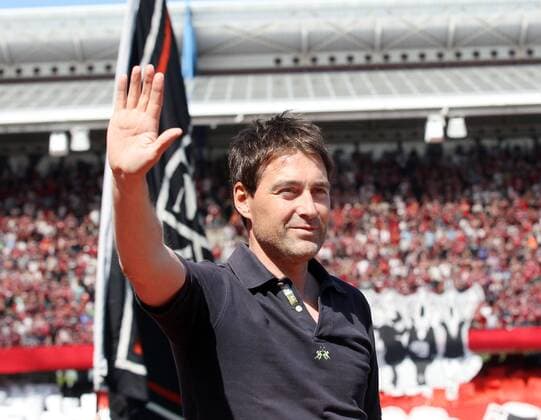 Fussball, 2. BL, 2. Bundesliga, Saison 2015 2016, Herren, Deutschland, 08.05.2016 1. FC Nürnberg - FC St. Pauli, v.l. Trainer Rene Weiler, 1. FC Nürnberg , Geste, Fingerzeig, Emotion,
