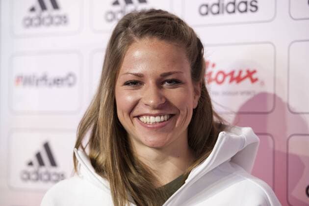 Melanie LEUPOLZ, Fussballspielerin, Sportlerinnen und Sportler praesentieren gemeinsam mit professionellen Models die Olympia-Kollektion fuer Rio de Janeiro, Praesentation der offiziellen Bekleidung der Deutschen Olympiamannschaft fuer die Olympischen Spiele und die Paralympics 2016 in Rio de Janeiro, Brasilien, am 26.04.2016 in Duesseldorf, Â