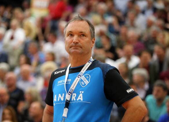 Frisch Auf Göppingen - TVB Stuttgart Deutschland, Göppingen, 11.05.2016, DKB-Handball Bundesliga, Saison 2015 2016, Frisch Auf Göppingen - TVB Stuttgart: Thomas König (Trainer TVB Stuttgart).