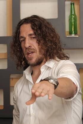 Former FC Barcelona Barca and Spanish national team Nationalteam player Carles Puyol delivers a press briefing in Mexico City, Mexico, 11 May 2016. Puyol visits the Mexican capital for the promotion of a beer brand that sponsors the international soccer event Champions League. EFE Alex Cruz. PUYOL DELIVERS PRESSER IN MEXICO CITY !ACHTUNG: NUR REDAKTIONELLE NUTZUNG!  MEX002 20160511-635986016790638904