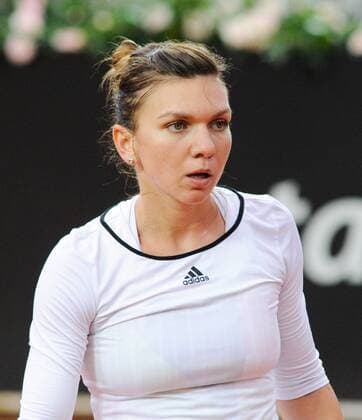 11.05.2016. Rome, Italy. BNL d Italia Tennis Tournament. Daria Gavrilova (AUS) versus Simona Halep (ROU). Simona Halep looks on pensively as she loses in 3 sets xactivax  ActionPlus11735831