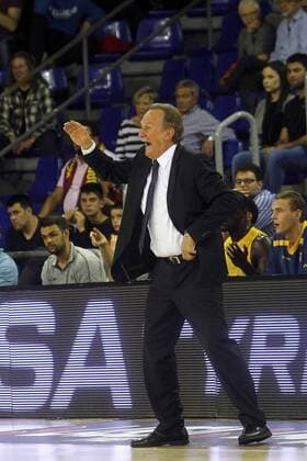 Herbalife Hran Canaria s coach Aito Garcia Reneses reacts during a Liga ACB 32nd journey match held at Palau Blaugrana in Barcelona, Catalonia, Spain, 11 May 2016. EFE Marta Perez FC Barcelona Barca LASSA VS HERBALIFE GRAN CANARIA !ACHTUNG: NUR REDAKTIONELLE NUTZUNG!  BCN002 20160511-635986059707841056