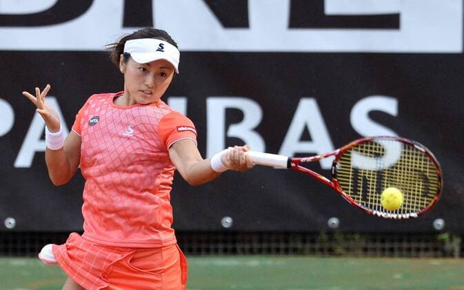 Doi into 3rd round after stunning Safarova Japan s Misaki Doi hits a return to Lucie Safarova of the Czech Republic in the second round of the Italian Open in Rome on May 11, 2016. Doi defeated the 2015 French Open runner-up 6-3, 7-5 to advance to the third round. 