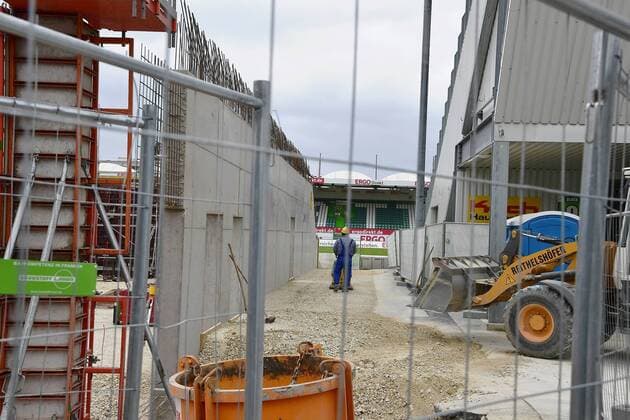 12.05.2016 - SpVgg Greuther Fürth Fuerth - 2. Fußball Bundesliga - Saison 2015 2016 - Baustelle Neue Haupttribüne im Sportpark Ronhof Thomas Sommer - - Impression Baustelle der neuen Haupttribüne im Fürther Sportpark Ronhof