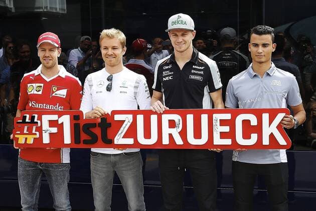 Themen der Woche - SPORT Bilder des Tages - SPORT Formel 1, GP von Spanien German Formula One pilots (L-R) Sebastian Vettel, Nico Rosberg, Nico Hulkenberg and Pascal Wehrlein, pose with a hashtag to promote the return of German Gran Prix in Hockenheimring, at Circuit de Barcelona-Catalunya racetrack in Barcelona, northeastern Spain, 12 May 2016. Spanish Formula One Grand Prix will take place the upcoming 15 May. GRAND PRIX OF SPAIN !ACHTUNG: NUR REDAKTIONELLE NUTZUNG!  GRA157 20160512-635986714483689210