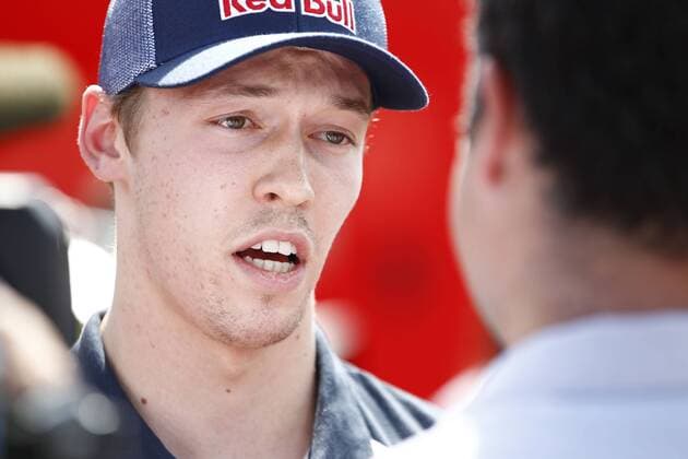 Formel 1, GP von Spanien Motorsports: FIA Formula One World Championship WM Weltmeisterschaft 2016, Race in Barcelona, 26 Daniil Kvyat (RUS, Scuderia Toro Rosso), xHOCHxZWEIx