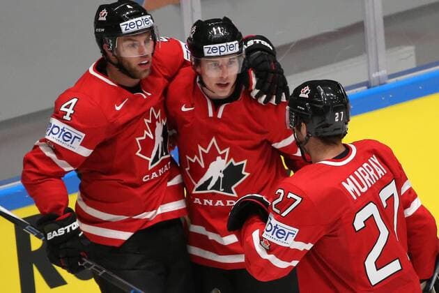 Eishockey WM, Deutschland - Kanada ST PETERSBURG, RUSSIA. MAY 12, 2016. Canada s Taylor Hall (4), Brendan Gallagher (11), and Ryan Murray (27) celebrate a goal to Germany in their 2016 IIHF Ice hockey Eishockey WM Nationalteam LÃ¤nderspiel World Championships Group B Preliminary Round match at Yubileiny Arena. Canada won 5-2. Sergei Savostyanov TASS  TS022AA0