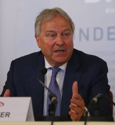 Fußball, PK des ÖFB und des Innenministeriums zur EURO 2016 in Wien SOCCER - UEFA EURO EM Europameisterschaft Fussball 2016, BMI, press conference PK Pressekonferenz VIENNA,AUSTRIA,13.MAY.16 - SOCCER - UEFA EURO 2016, Federal Ministry of the Interior, press conference. Image shows president Leo Windtner (OEFB) and minister of sports Hans Peter Doskozil (AUT). GEPAxpictures xChristianxOrt