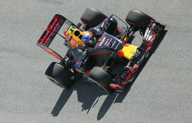 Dutch Formula One driver Max Verstappen, of Red Bull, during the second training session held at the Barcelona-Catalunya circuit in Montmelo at Barcelona, Spain, on 13 May 2016. The Spanish Formula One Grand Prix will take place on 15 May 2016. SPANISH GRAND PRIX !ACHTUNG: NUR REDAKTIONELLE NUTZUNG!  GRA192 20160513-635987504958239321
