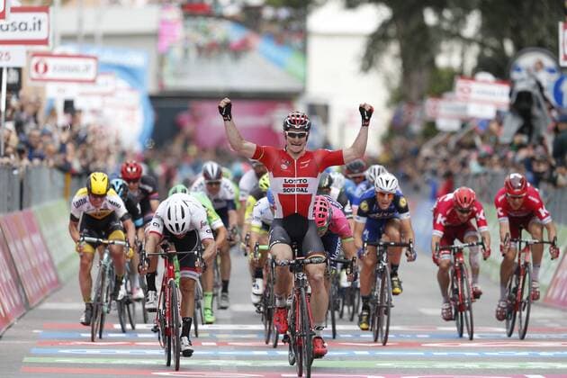 Bilder des Tages - Sport German Andre Greipel of Lotto Soudal crosses the finish line to win the seventh stage in the 99th edition of the Giro d Italia cycling race, 211km from Sulmona to Foligno, on Friday 13 May 2016, in Italy. YUZURUxSUNADA  x04848887x
