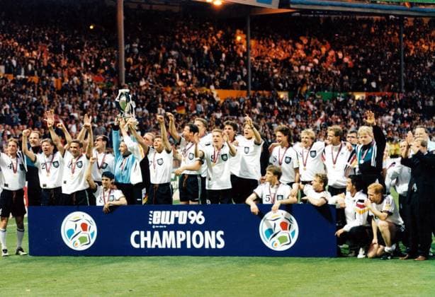 EM Finale 1996, Europameister Deutschland mit Pokal