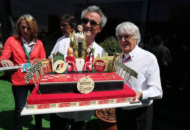 Formel 1, GP von Spanien, Bernie Ecclestone erhält eine Torte von Christian Escriba BARCELONA -may 14- SPAIN: Bernie Ecclestone receives a cake from pastry chef Christian Escriba on the day of his birthday in the Barcelona-Catalunya Circuit, on may 14, 2016. Photo: Joan Valls Urbanandsport Cordon Press  xJoanxValls Urbanandsportx xBERNIE-ECCLESTONE-BIRTHDAYx