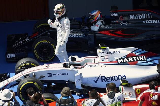British Formula One driver Lewis Hamilton, of Mercedes, celebrates after winning the pole position in qualification session at the Barcelona-Catalunya circuit in Montmelo at Barcelona, Spain, on 14 May 2016. The Spanish Formula One Grand Prix will take place on 15 May 2016. SPANISH GRAND PRIX !ACHTUNG: NUR REDAKTIONELLE NUTZUNG!  GRA192 20160514-635988376013100552