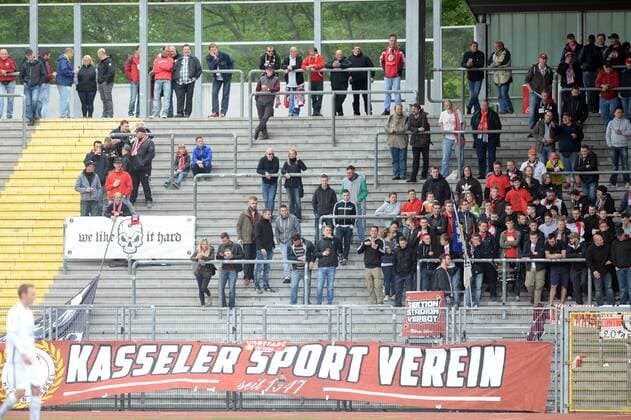 Fußball, Stadiongeschichte KSV Hessen-Kassel Zuschauer, Fans, KSV Hessen -- KSV Hessen Kassel vs 1. FC Saarbruecken, Fussball, Regionalliga Suedwest, 14.05.2016 Kassel Copyright: Sippel xEibner-Pressefoto EP_rsl