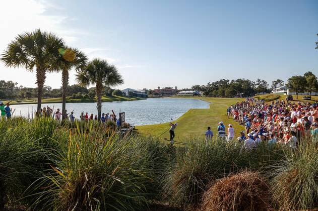 May 14, 2016: Rory McIlroy tees off on the 18th hole during the third round of THE PLAYERS Championship at TPC Sawgrass in Ponte Vedra Beach, Fl. (Photo by David Rosenblum Icon Sportswire) GOLF: MAY 14 PGA Golf Herren - THE PLAYERS Championship - Third Round Icon1605142851 EDITORIAL USE ONLY