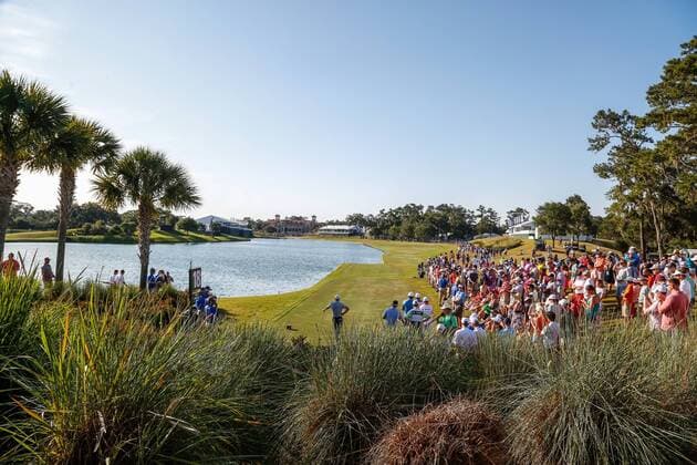 May 14, 2016: Rory McIlroy waits to tee off on the 18th hole during the third round of THE PLAYERS Championship at TPC Sawgrass in Ponte Vedra Beach, Fl. (Photo by David Rosenblum Icon Sportswire) GOLF: MAY 14 PGA Golf Herren - THE PLAYERS Championship - Third Round Icon1605142850 EDITORIAL USE ONLY
