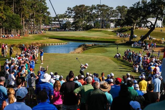 May 14, 2016: Rory McIlroy tees off on the 16th hole during the third round of THE PLAYERS Championship at TPC Sawgrass in Ponte Vedra Beach, Fl. (Photo by David Rosenblum Icon Sportswire) GOLF: MAY 14 PGA Golf Herren - THE PLAYERS Championship - Third Round Icon1605142848 EDITORIAL USE ONLY