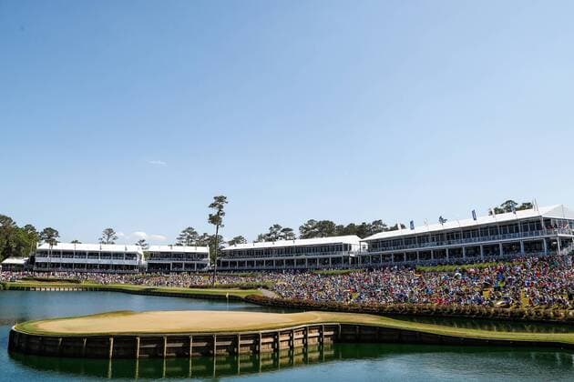May 14, 2016: A general view of the 17th hole Island Green during the third round of THE PLAYERS Championship at TPC Sawgrass in Ponte Vedra Beach, Fl. (Photo by David Rosenblum Icon Sportswire) GOLF: MAY 14 PGA Golf Herren - THE PLAYERS Championship - Third Round Icon1605142835 EDITORIAL USE ONLY