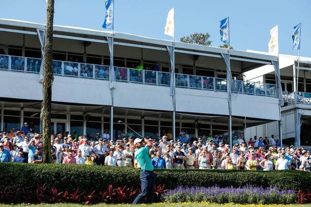 May 14, 2016: Jason Day tees off on the 17th hole. Day is finishing up his second round of THE PLAYERS Championship at TPC Sawgrass in Ponte Vedra Beach, Fl. after rain delayed several players from completing the round on Friday. (Photo by David Rosenblum Icon Sportswire) GOLF: MAY 14 PGA Golf Herren - THE PLAYERS Championship - Third Round Icon1605142813 EDITORIAL USE ONLY