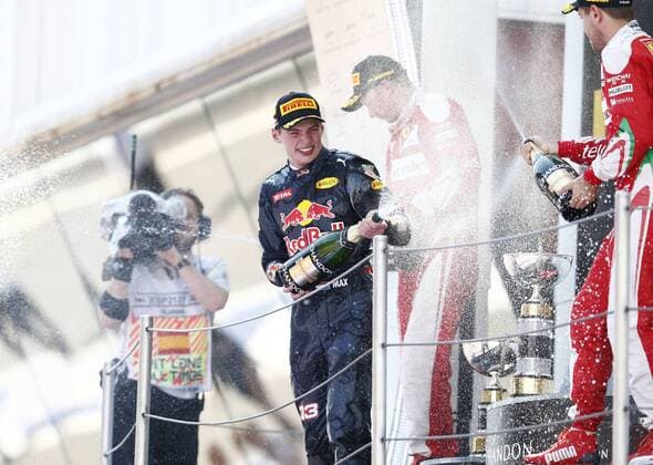 Formel 1, GP von Spanien, Sieger Max Verstappen Motorsports: FIA Formula One World Championship WM Weltmeisterschaft 2016, Race in Barcelona, 33 Max Verstappen (NDL, Red Bull Racing), xHOCHxZWEIx