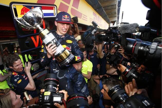 Formel 1, GP von Spanien, Sieger Max Verstappen Motorsports: FIA Formula One World Championship WM Weltmeisterschaft 2016, Race in Barcelona, 33 Max Verstappen (NDL, Red Bull Racing), xHOCHxZWEIx