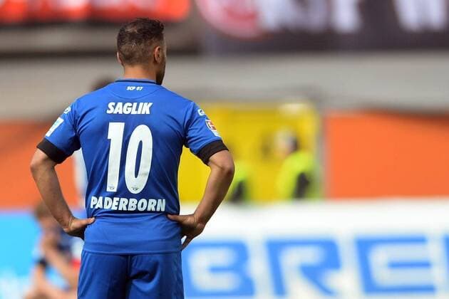 Mahir Saglik (SC Paderborn 07) enttaeuscht, frustriert, Emotion nach der Niederlage, Abstieg -- Fussball --- 2. Bundesliga --- SC Paderborn 07 vs 1. FC Nuernberg --- 15.05.2016 Paderborn Copyright: Sippel xEibner-Pressefoto EP_rsl